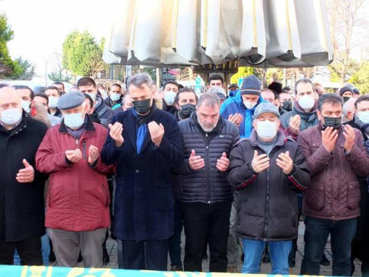 Ece Erken'in eşi Şafak Mahmutyazıcıoğlu son yolculuğuna uğurlandı! Gözyaşlarına boğulan Erken, "Keşke ben ölseydim" dedi 15