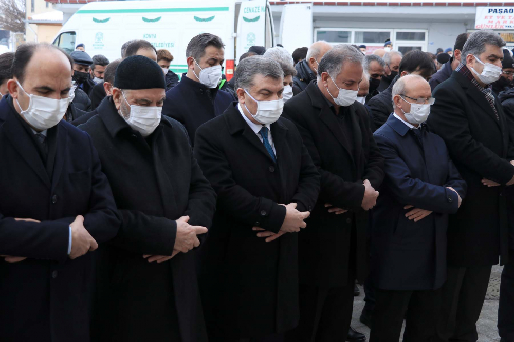 Sağlık Bakanı Fahrettin Koca'nın acı günü! Vefat eden babaannesi Fatma Koca toprağa verildi! Üzüntüsü gözlerinden okundu... 4