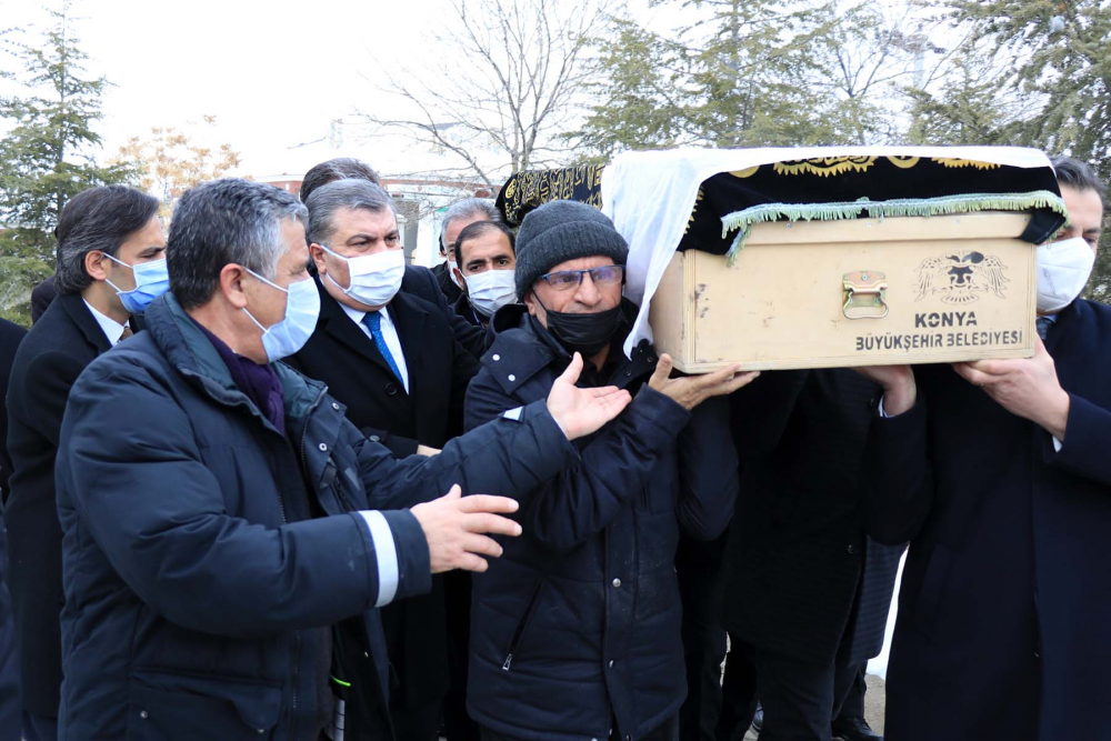 Sağlık Bakanı Fahrettin Koca'nın acı günü! Vefat eden babaannesi Fatma Koca toprağa verildi! Üzüntüsü gözlerinden okundu... 5