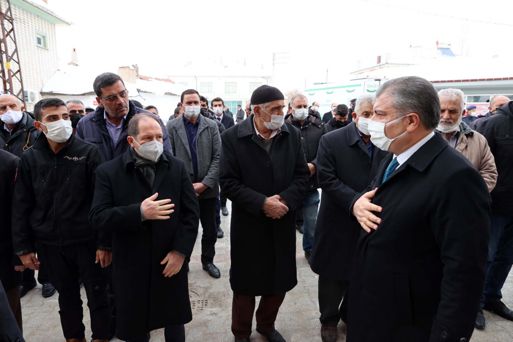 Sağlık Bakanı Fahrettin Koca'nın acı günü! Vefat eden babaannesi Fatma Koca toprağa verildi! Üzüntüsü gözlerinden okundu... 8