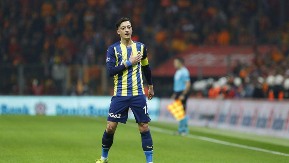 Fenerbahçe'nin yıldızı Mesut Özile'e sürpriz teklif! Yönetim kara kara düşünüyor! 7