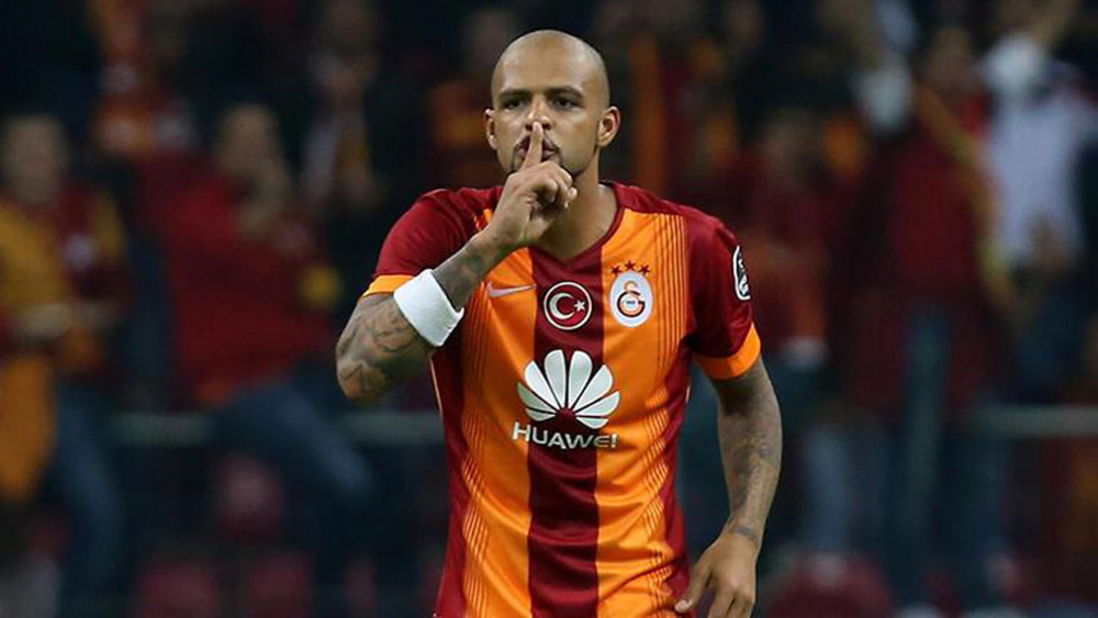 Felipe Melo ve Diego Ribas rahat durmadı! Sahada birbirine girerek maçın önüne geçtiler! 4