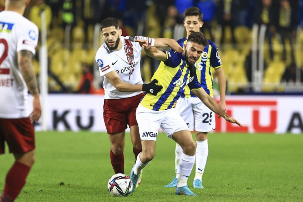 Fenerbahçe'nin yeni gözdesi Arda Güler futboluyla mest etti! Maaşı alıp yatan veteranlara ders verdi 10