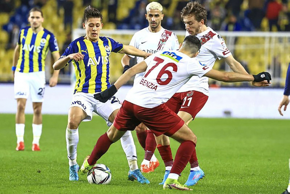 Fenerbahçe'nin yeni gözdesi Arda Güler futboluyla mest etti! Maaşı alıp yatan veteranlara ders verdi 9