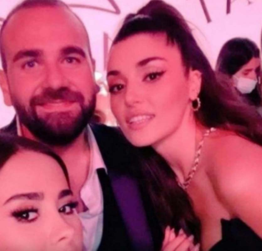 Kerem Bürsin'le yollarını ayıran Hande Erçel, Atasay Kamer'le aşk mı yaşıyor? Öpüştükleri iddia edilmişti! Gerçek gizli kalmadı! 7