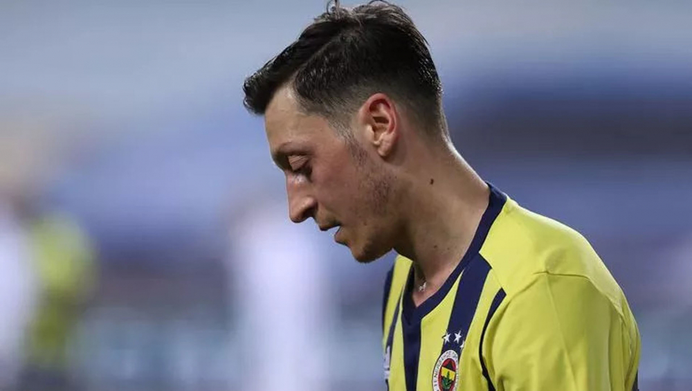 Mesut Özil İngiltere'nin gündeminden düşmüyor! Efsane ismin Özil yorumu dikkat çekti! 1