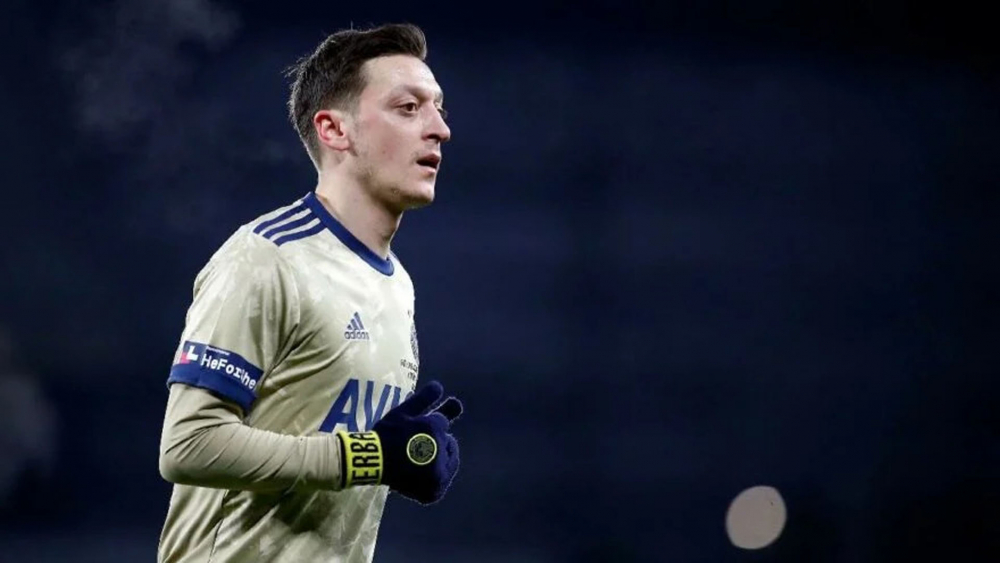 Mesut Özil İngiltere'nin gündeminden düşmüyor! Efsane ismin Özil yorumu dikkat çekti! 4