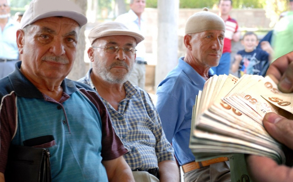 Milyonlarca emekliye bayram ikramiyesi! Bu defa onlar "Berhudar" olacak! İşte, merak edilen rakamlar... 3