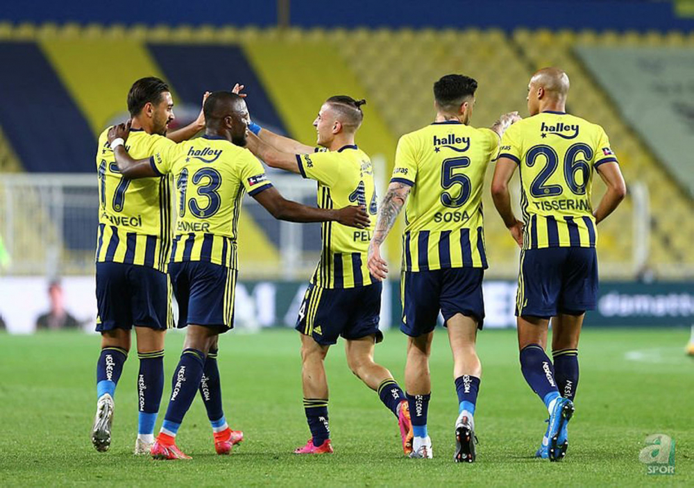 Fenerbahçe'de kadro dağılıyor! Yıldız isimler bir bir gidecek! 4 ismin bileti kesildi! 1