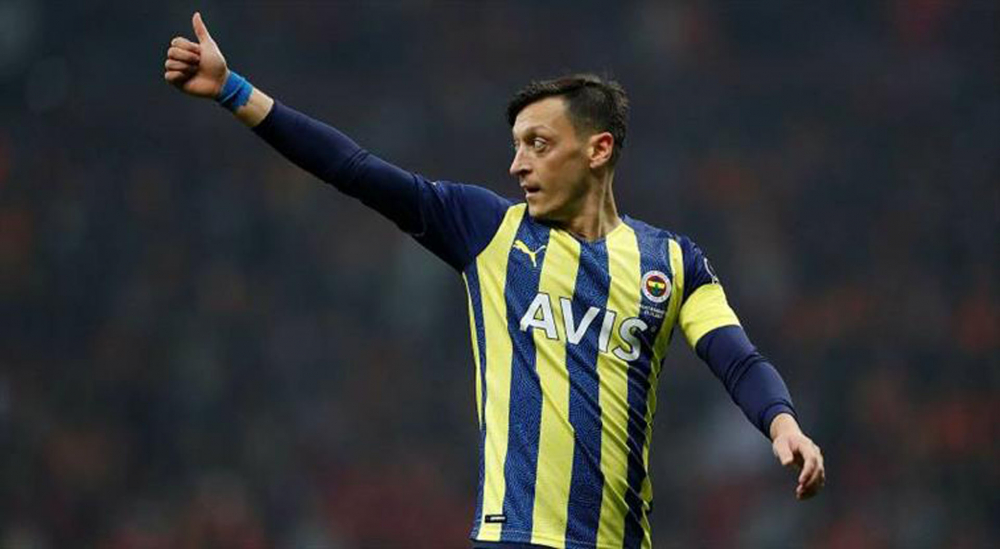 Fenerbahçe'de kadro dışı bırakılan Mesut Özil'in yeni takımı belli oluyor! Yıldız futbolcunun gideceği ülke şaşkınlık yarattı! 7