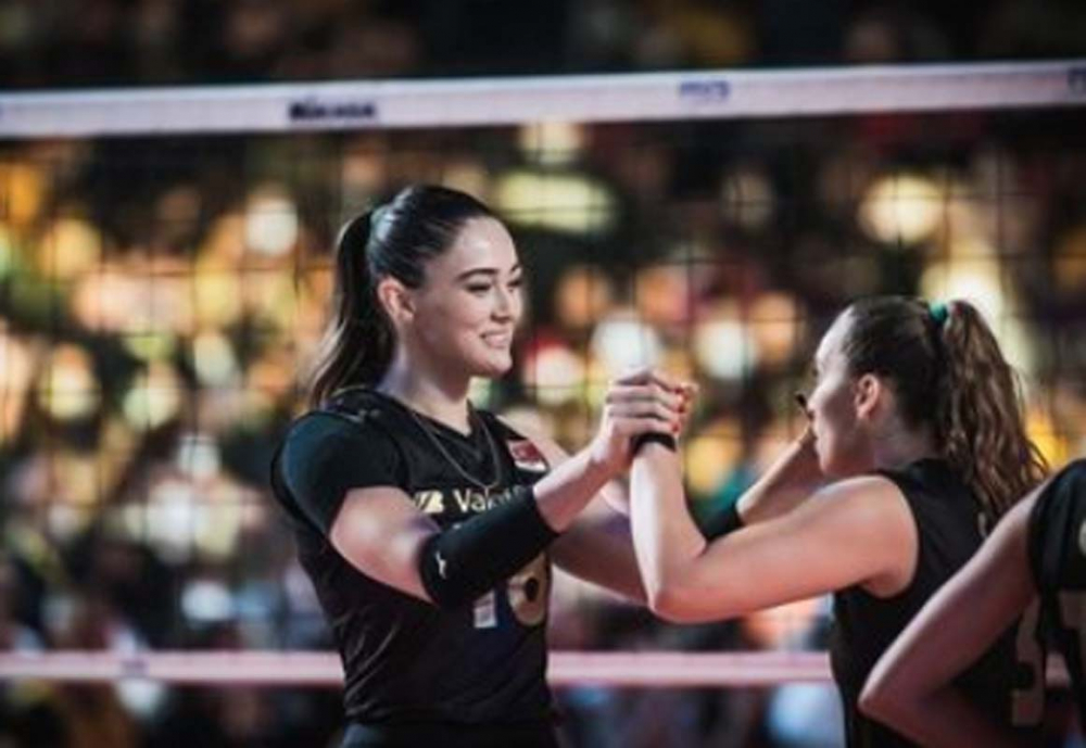 Güzelliğiyle hayran bırakan Milli Voleybolcu Zehra Güneş'in Sefo itirafı şaşkına uğrattı! Kimse beklemiyordu! "Özel günlerim..." 6