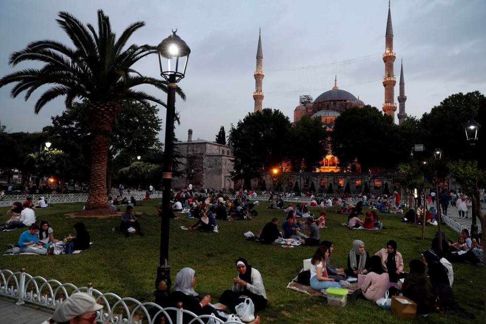 Herkes biliyor ama hatırlamakta fayda var! Diyanet tüm detayları açıkladı, akıllarda soru işareti kalmayacak! İşte orucu bozan şeyler 2