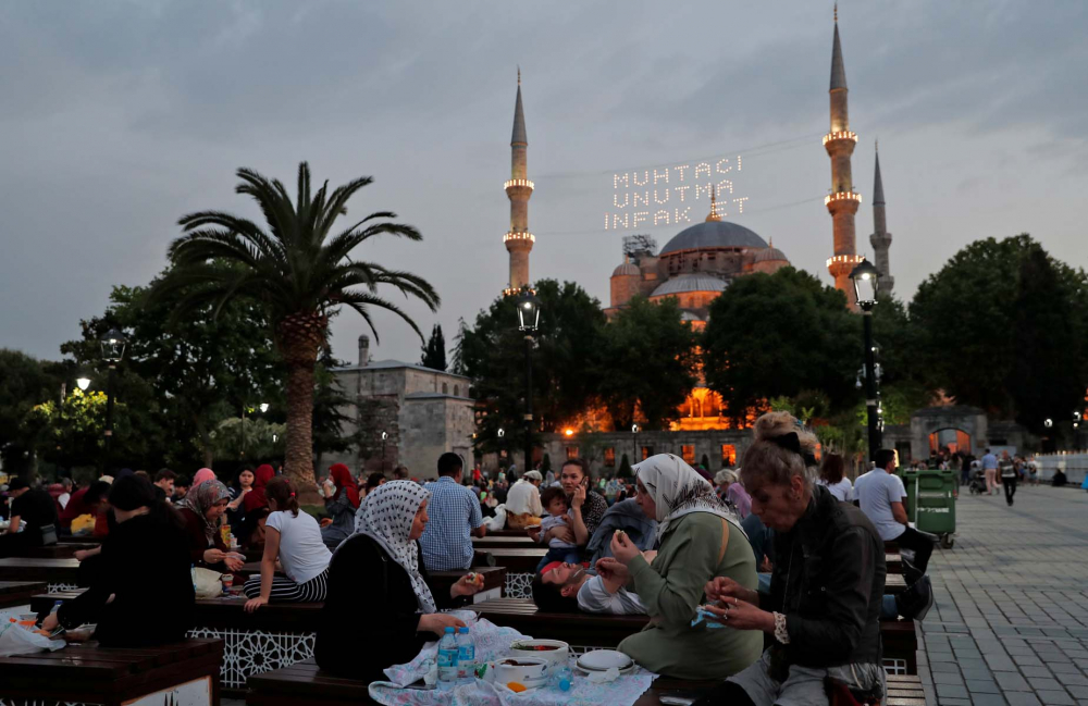 Herkes biliyor ama hatırlamakta fayda var! Diyanet tüm detayları açıkladı, akıllarda soru işareti kalmayacak! İşte orucu bozan şeyler 3