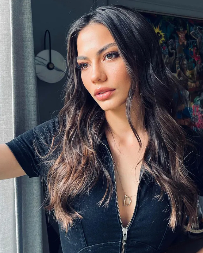 Demet Özdemir'in, Ramazan ayında rakı paylaşımı tepki çekti! "Lingo lingo" 7