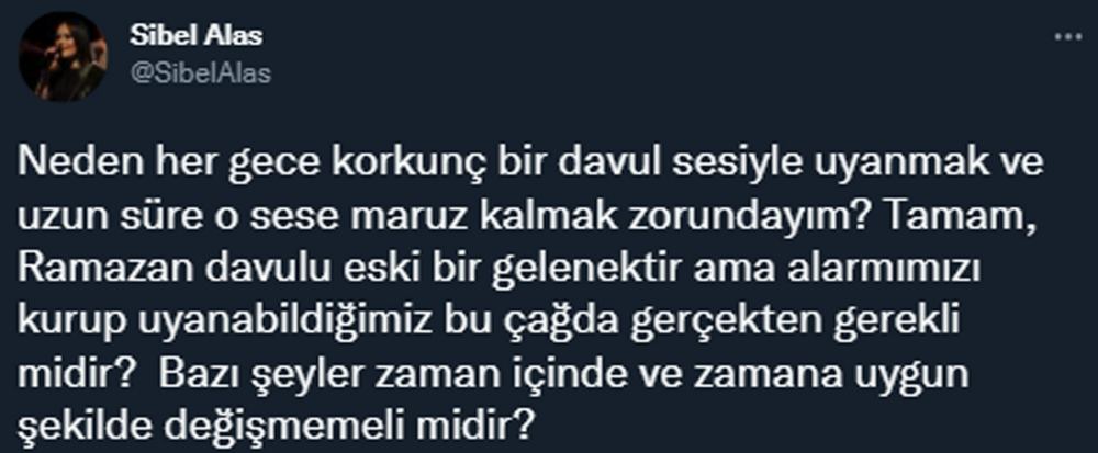 90'lı yıllara damga vuran şarkıcı Sibel Alaş, Ramazan ayıyla ilgili yaptığı paylaşımla takipçilerini çileden çıkardı! "Korkunç" 4