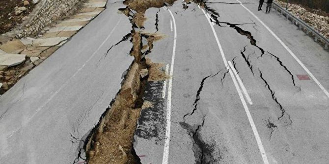 Her sene çöken yol bu yılda çöktü! Heyelan Karadeniz’i İstanbul’a bağlayan yolu çökertti