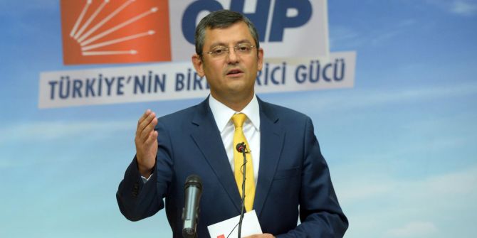 CHP 'oy devşirmek için bu yolu seçmiş! CHP'li vekil Özgür Özel 'traktör' vaadini itiraf etti!