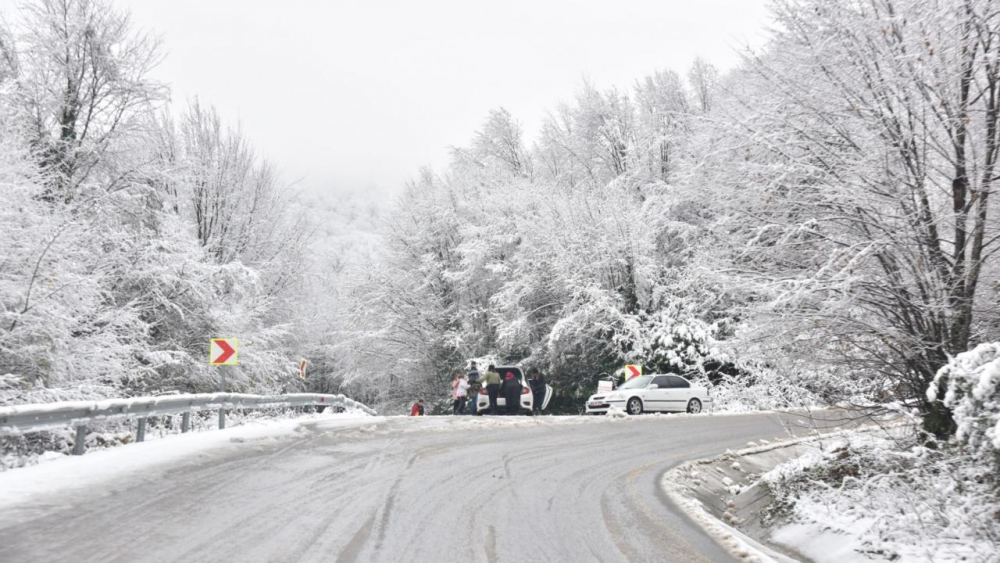 Kışlıkları geri çıkarın! Meteoroloji son dakikayı sarı uyarıyla duyurdu; Sakarya, Bolu ve Bartın'da şiddetli kar yağışı geliyor! 7