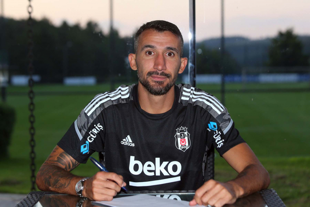 Ceyhun Kazancı'dan flaş açıklamalar! Beşiktaş'ta takımdan gidecek futbolcular belli oldu! Hepsiyle vedalaşılacak... 11