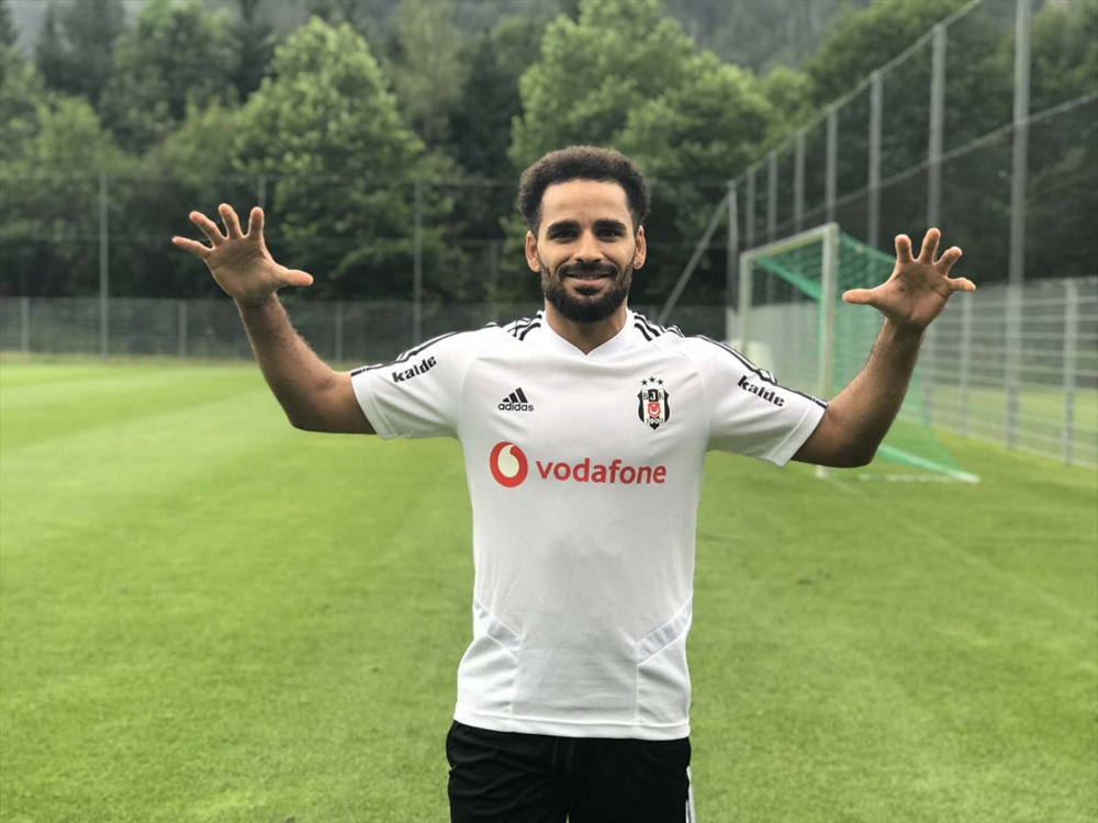 Ceyhun Kazancı'dan flaş açıklamalar! Beşiktaş'ta takımdan gidecek futbolcular belli oldu! Hepsiyle vedalaşılacak... 13