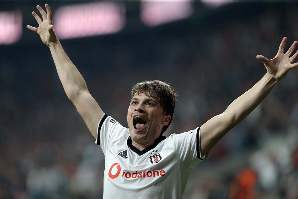 Ceyhun Kazancı'dan flaş açıklamalar! Beşiktaş'ta takımdan gidecek futbolcular belli oldu! Hepsiyle vedalaşılacak... 14