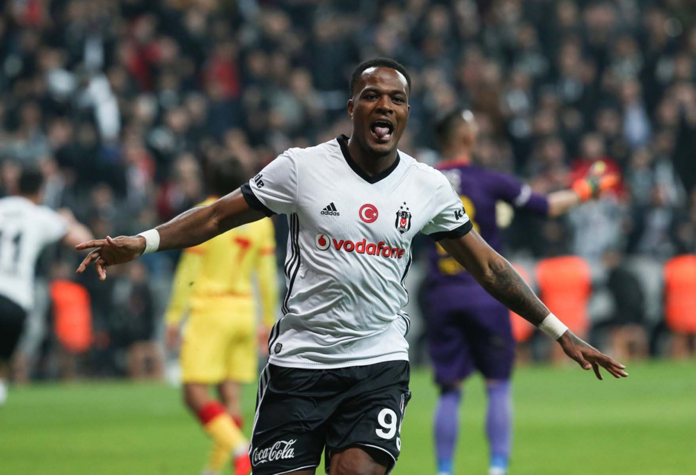 Ceyhun Kazancı'dan flaş açıklamalar! Beşiktaş'ta takımdan gidecek futbolcular belli oldu! Hepsiyle vedalaşılacak... 16