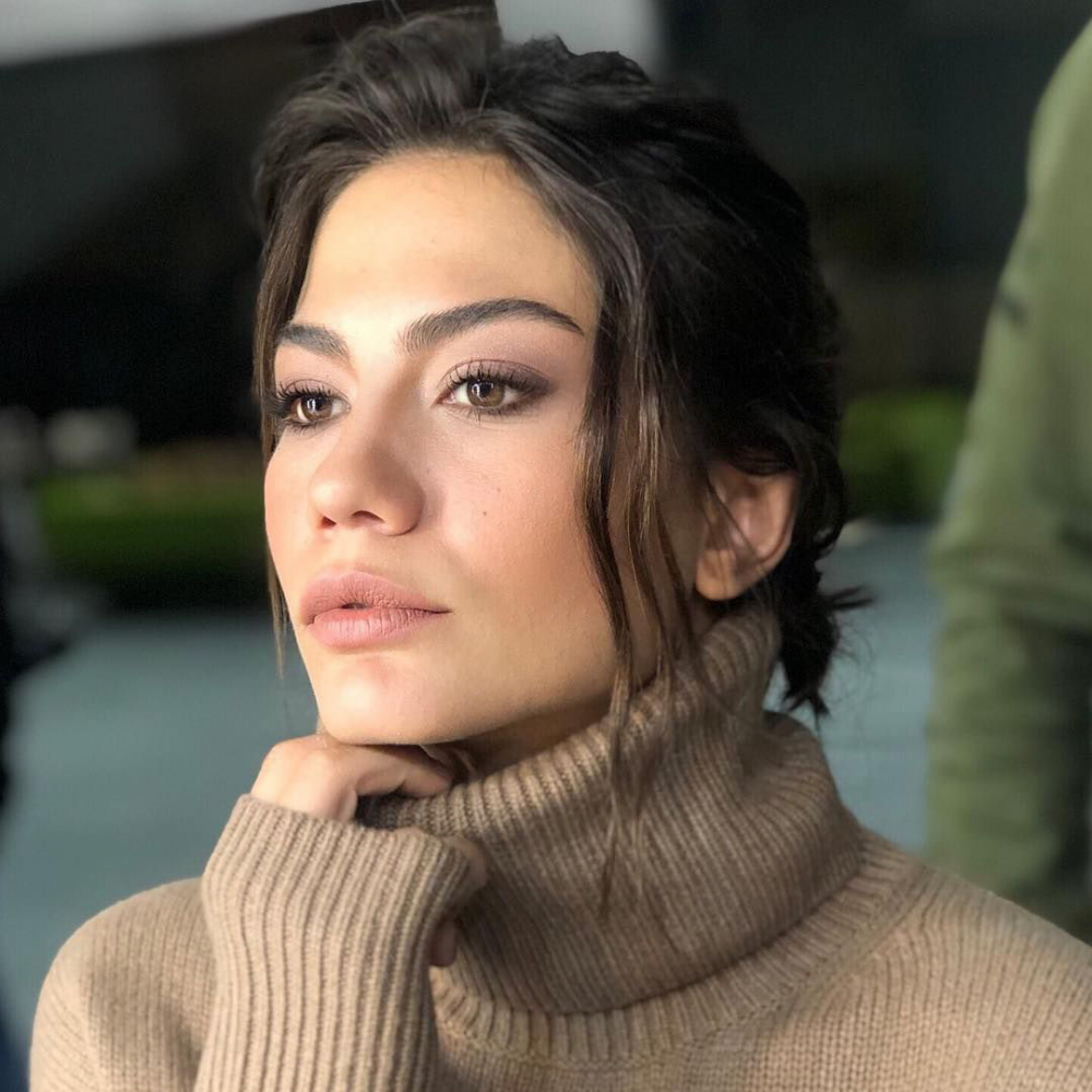 Demet Özdemir’e enflasyon işlemedi! Giydiği kombinin fiyatı pes dedirtti! 2