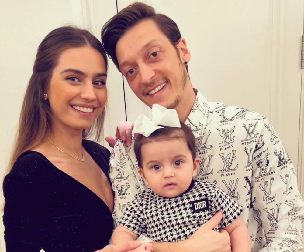 Mesut Özil ve Amine Gülşe’den müjdeli haber! İkinci çocuk geliyor 4