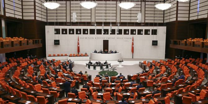 14 parti, 581 milletvekili! Partilerin TBMM'deki sandalye sayıları yeniden değişti! İşte son durum...