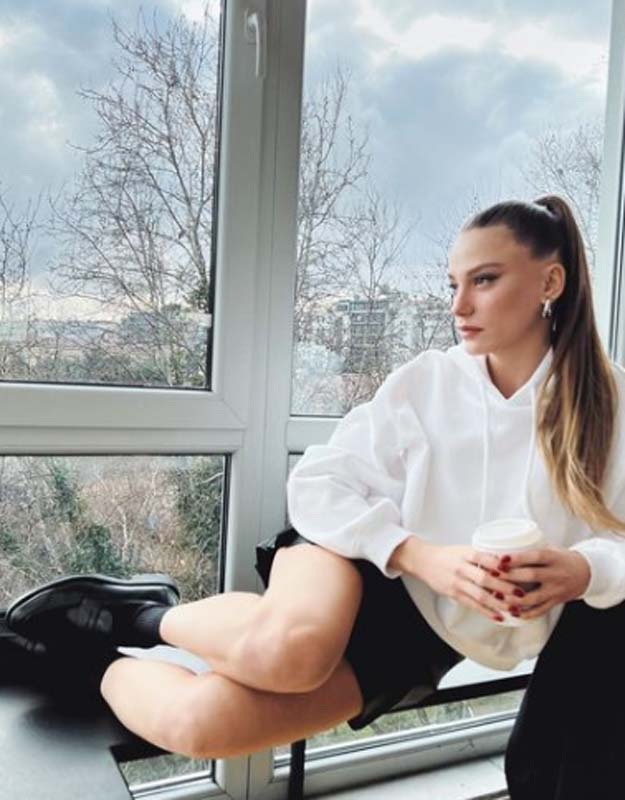 Şeyma Subaşı aşkı Hakan Sabancı'da arayınca eski enişte Meedo da rotayı Serenay Sarıkaya'ya çevirdi! 4