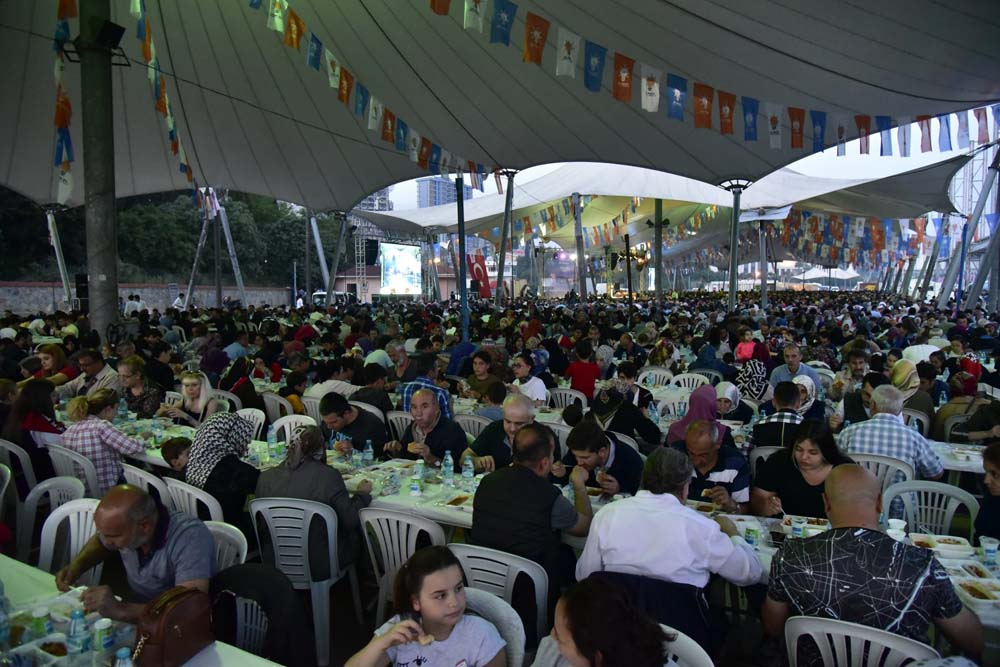 AK Parti Pendik Teşkilatın büyük iftar! 17 bin kişi katıldı! 16