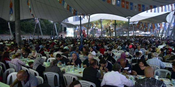 AK Parti Pendik Teşkilatın büyük iftar! 17 bin kişi katıldı!