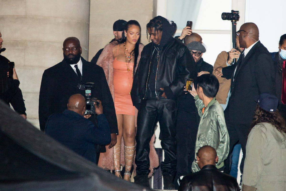 Riri'ye ikinci ihanet! ASAP Rocky rahat durmuyor! Çocuğunu doğurmak için gün sayan Rihanna'yı aldattı mı? 2