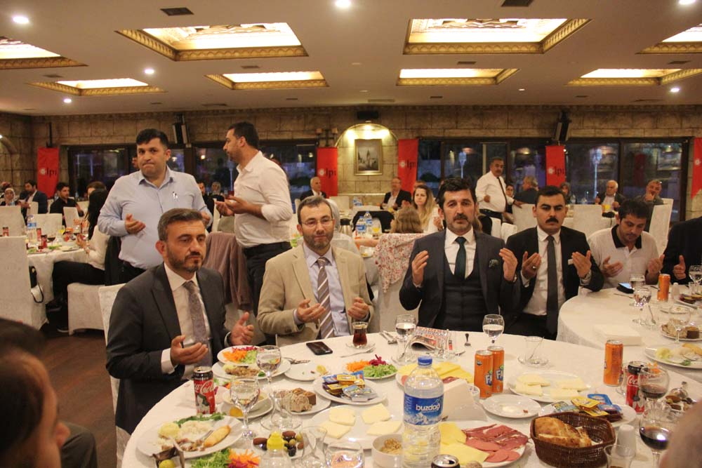 ALPİ Diş’ten geleneksel iftar yemeği 10