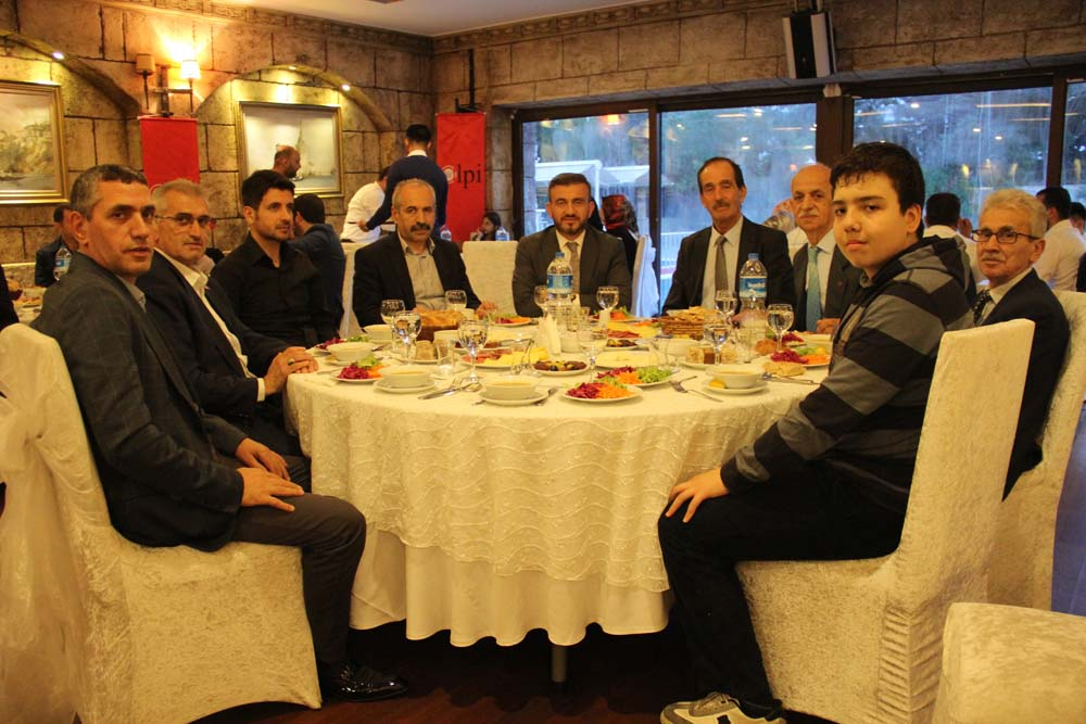 ALPİ Diş’ten geleneksel iftar yemeği 9