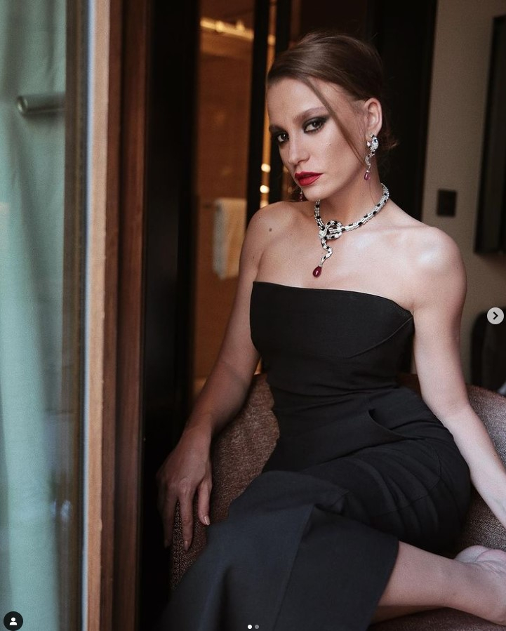 Serenay Sarıkaya'dan duygulandıran anneler günü paylaşımı! "Babası annesine çok çektirmiş" 10