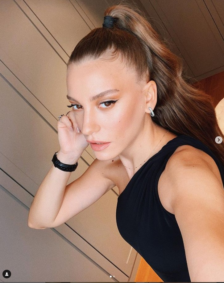 Serenay Sarıkaya'dan duygulandıran anneler günü paylaşımı! "Babası annesine çok çektirmiş" 12