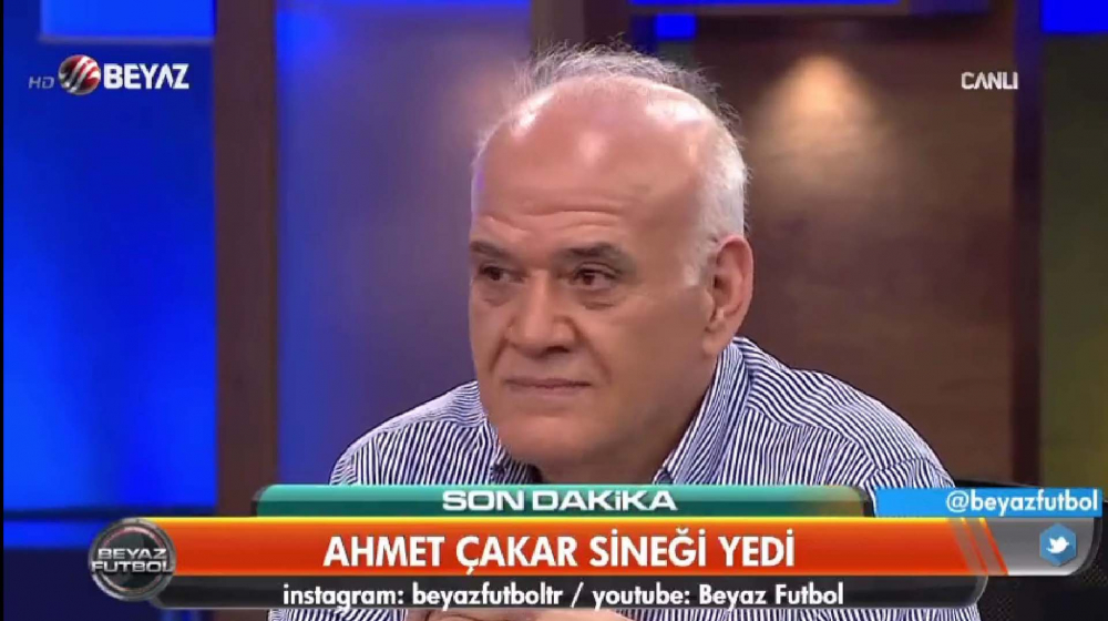 Canlı yayına damga vuran anlar! Ahmet Çakar, yakaladığı sineği yedi! Programdakiler şoke oldu! 2