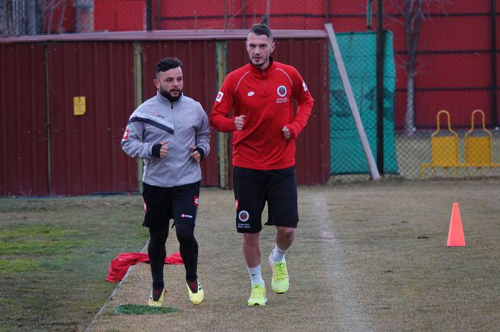 Yıldız futbolcular askere gidiyor! İşte bedelli askerlik yapacak futbolcular... 13