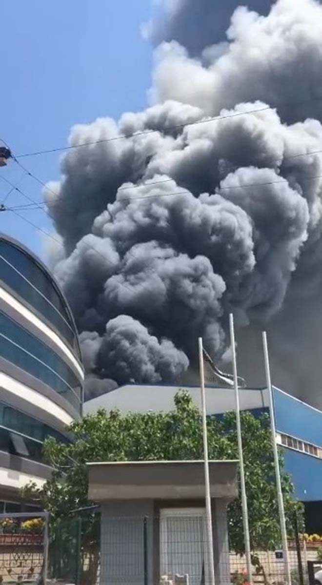 Bursa Kestel'de fabrika yangını! Simsiyah dumanlar gökyüzünü kapladı! Görenler inanamadı 16