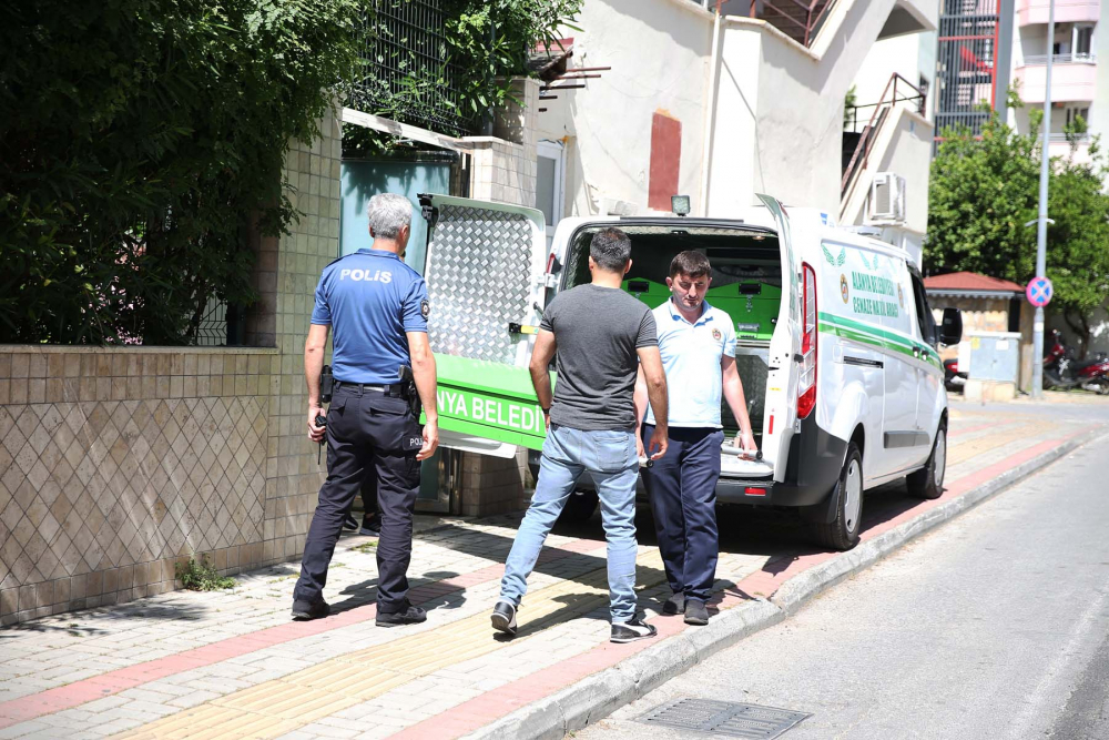 Antalya Alanya'da vahşet! Ukrayna'daki savaştan kaçan baba bunalıma girdi: 6 ve 4 yaşındaki çocuklarını öldürdü 2