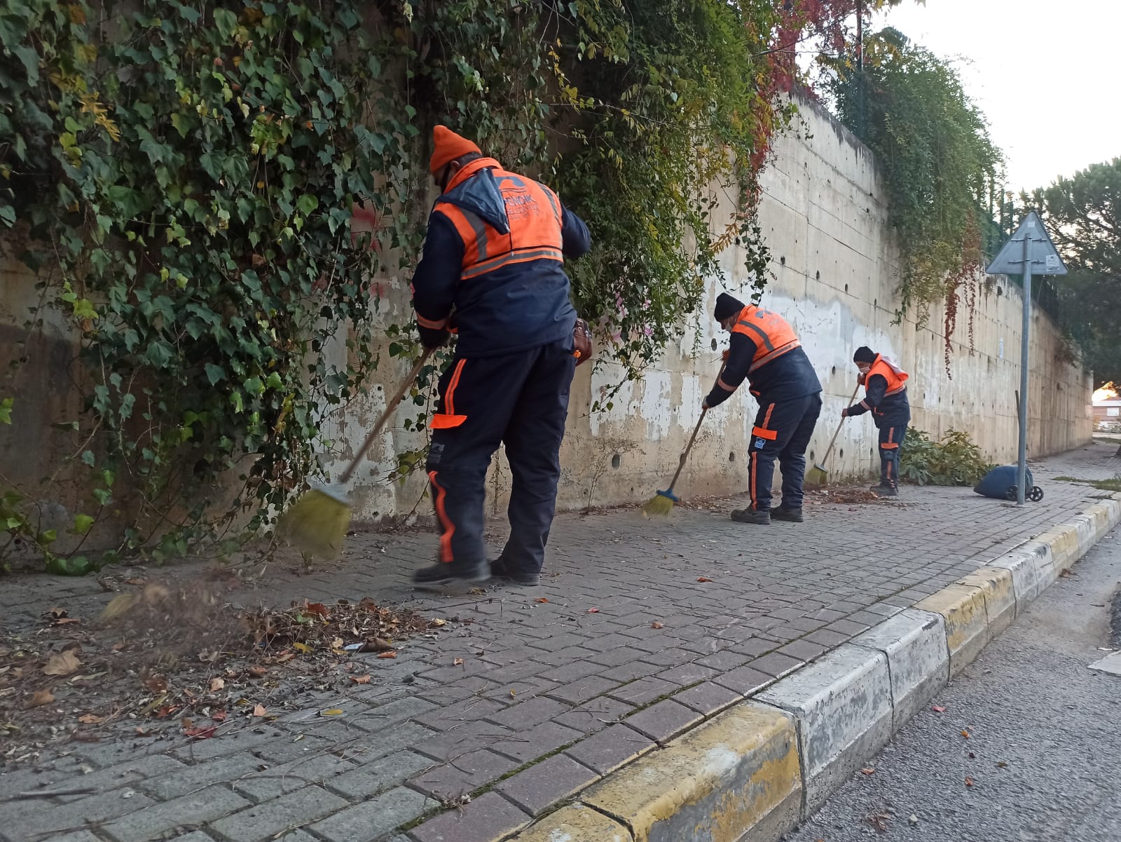 Pendik Belediyesi'nden sokağa çıkma yasağında hafta sonu mesaisi!