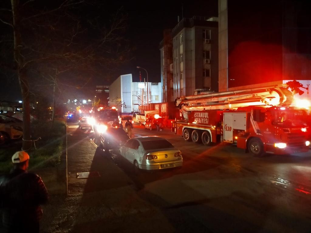 Tuzla tersanesinde korkutan gemi yangını! 1 işçi yaralı