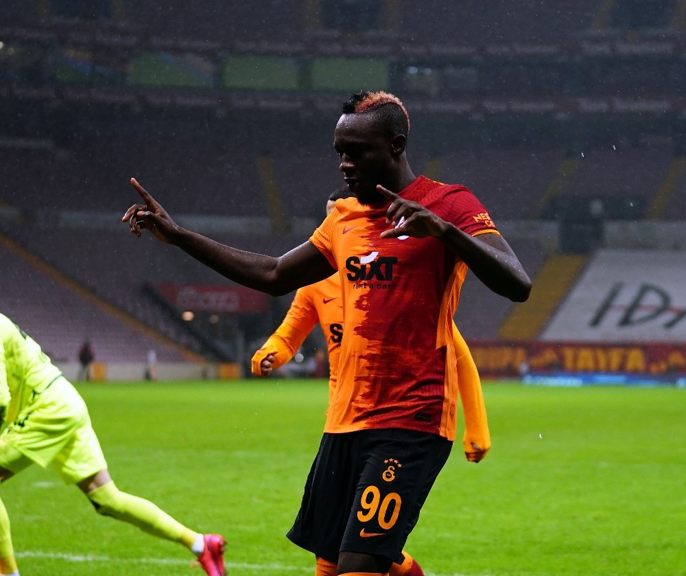 Mbaye Diagne'nin '3 kupalı' paylaşımı sosyal medyada gündem oldu!