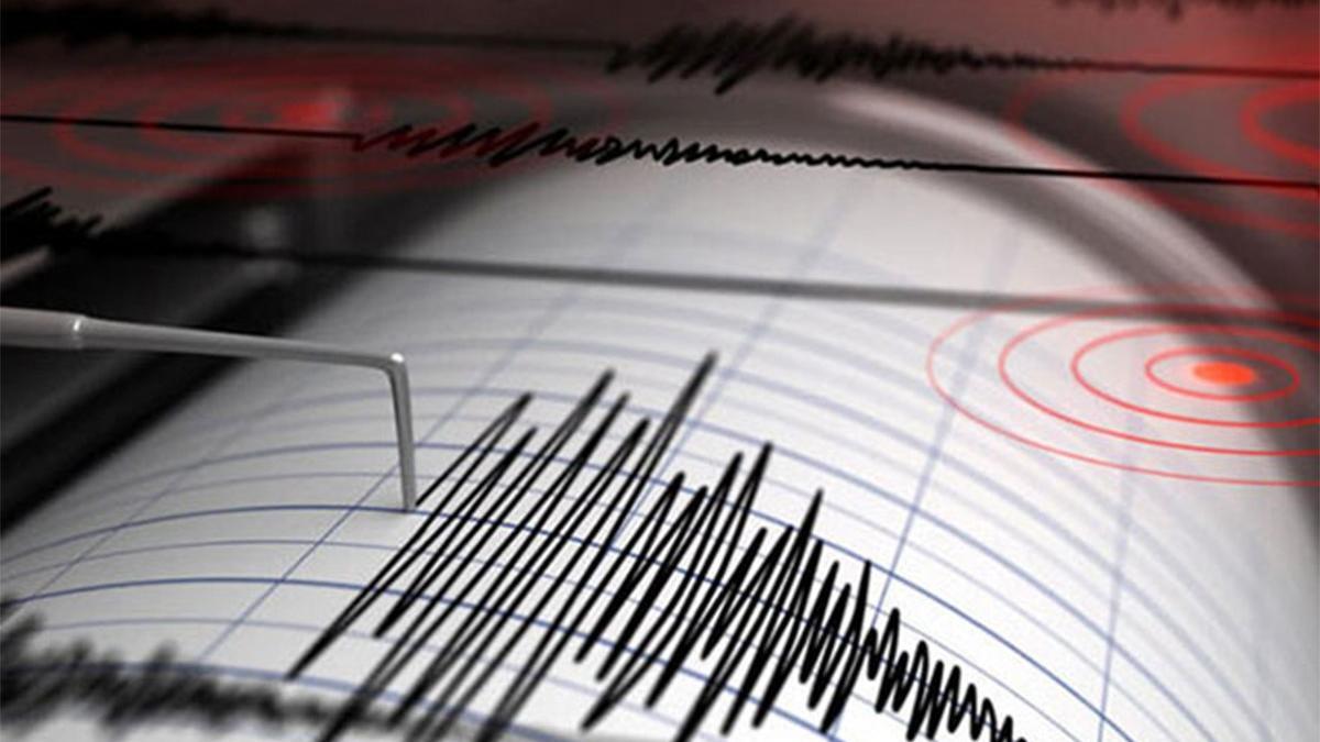 İzmir'de korkutan deprem: 3,2 ile sallandı!