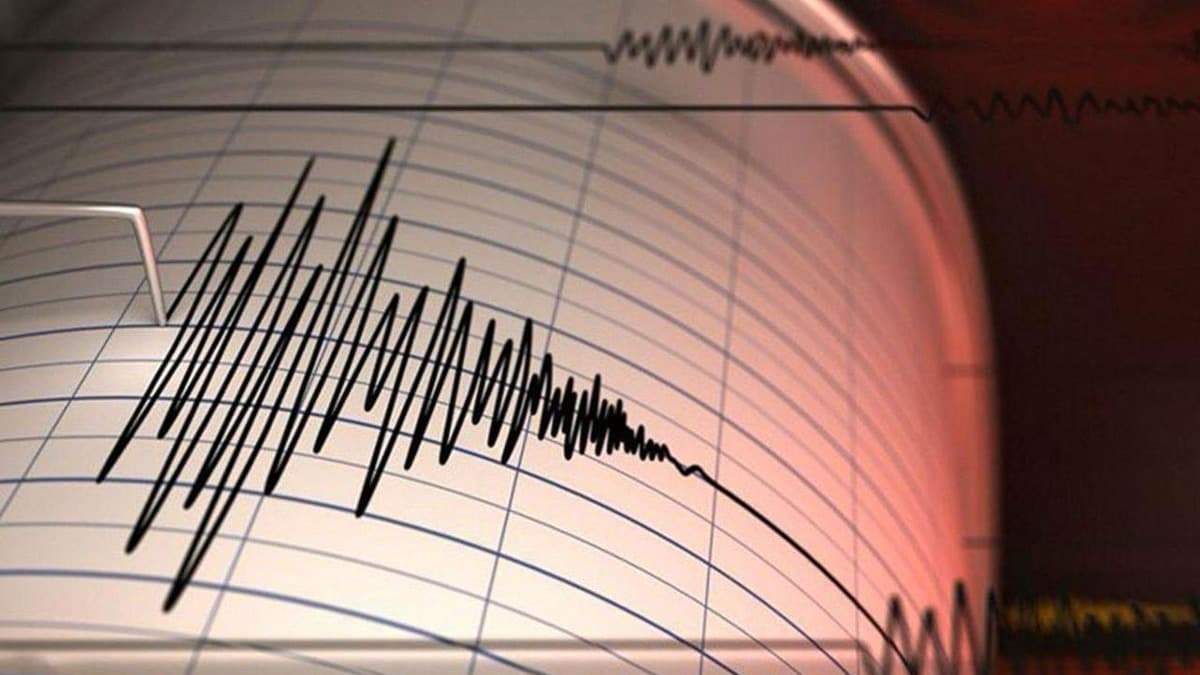 İzmir'de deprem: 4,4 şiddetiyle sarsıldı!