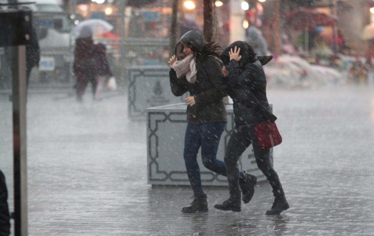 Meteoroloji'den yağmur ve fırtına uyarısı: İşte 10 Şubat hava durumu raporu...