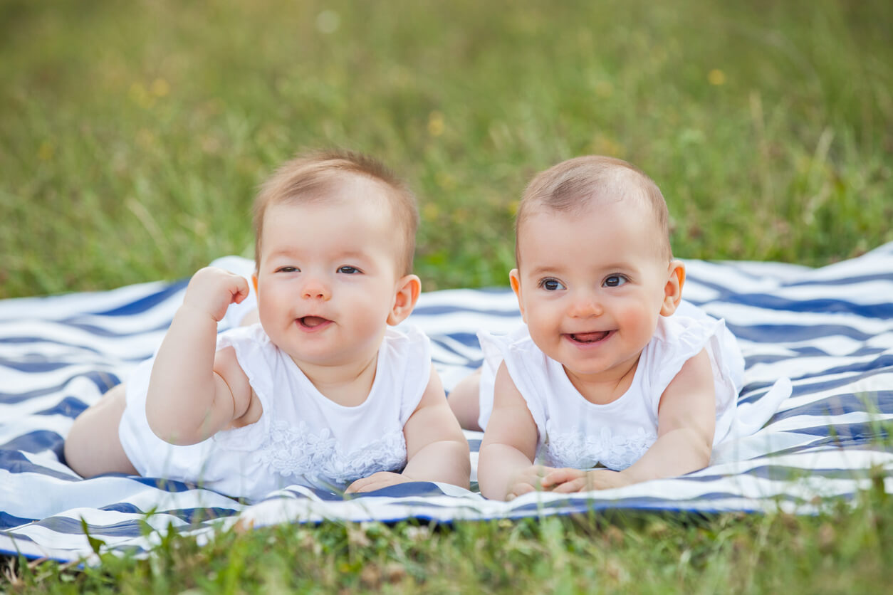 Rüyada İkiz Bebek Emzirmek Tabiri