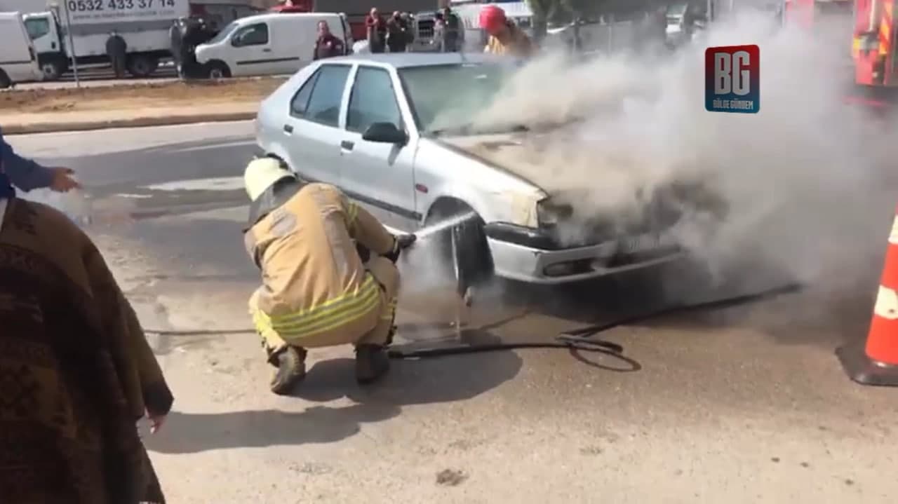 İstanbul Pendik'te LPG'li araç alev alev yandı! Sürücü canını son anda kurtardı