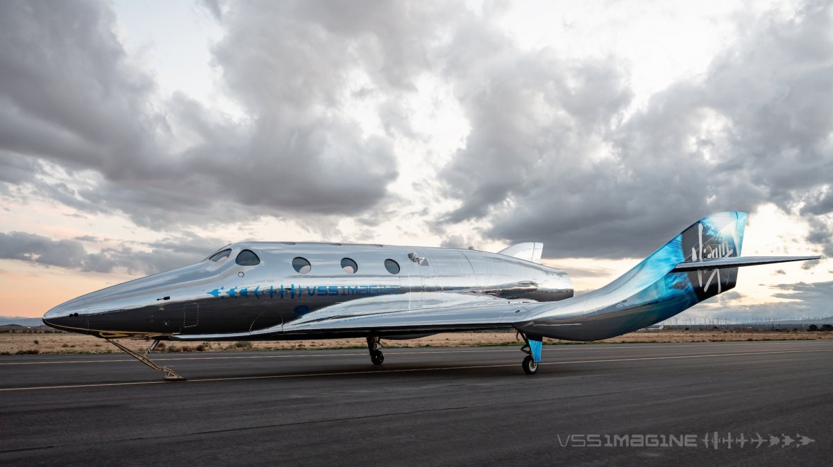 Virgin Galactic, ticari uzay yolculuğu yapacak yeni gemiyi tanıttı